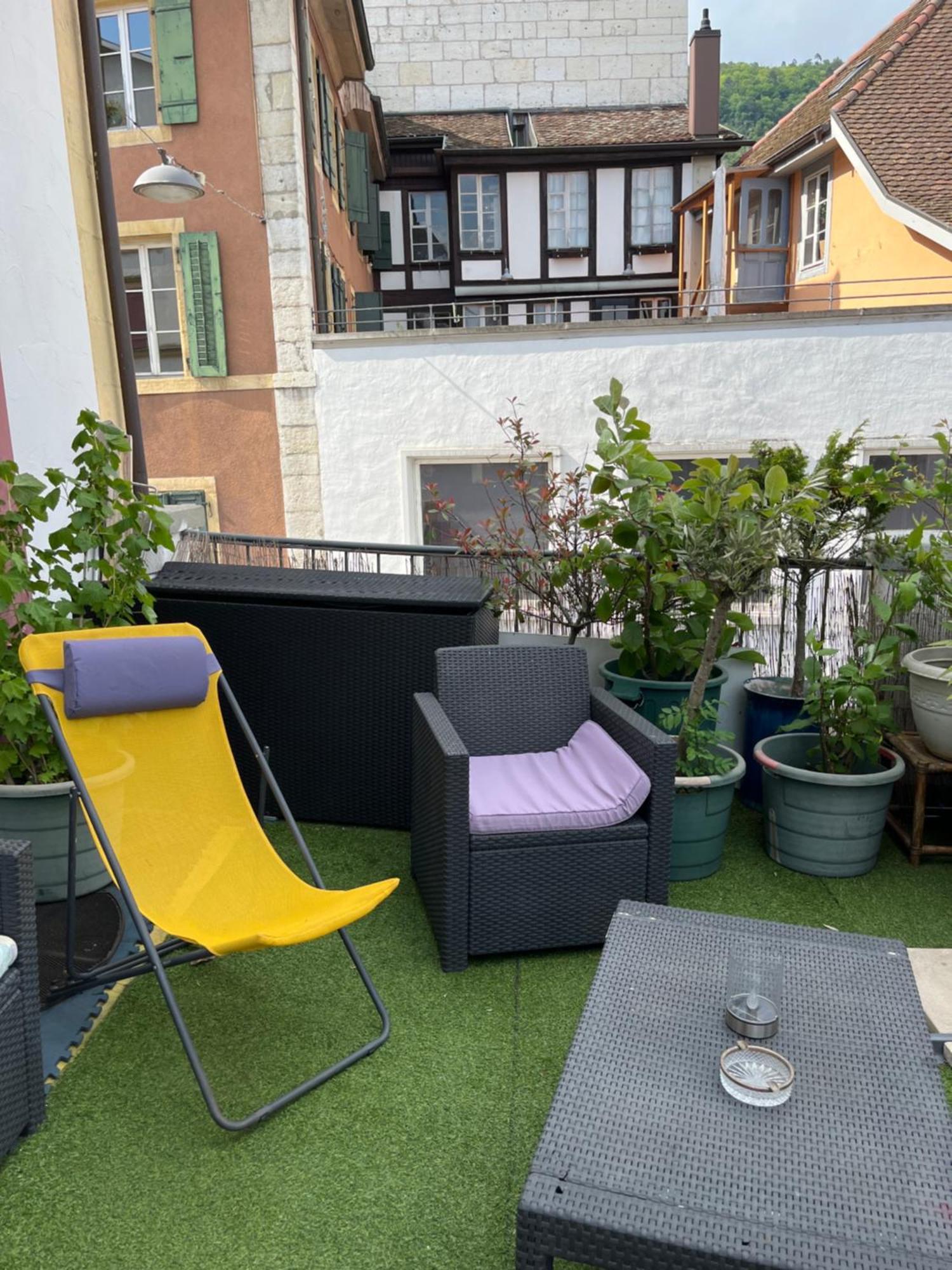 Chambre Papillon Avec Acces Terasse La Neuveville Exterior foto